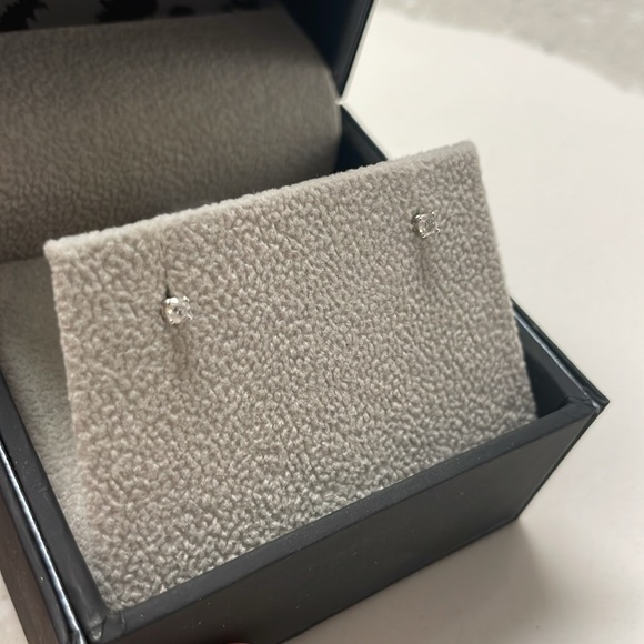 Effy 14K white gold diamond round stud earrings - Picture 3 of 8